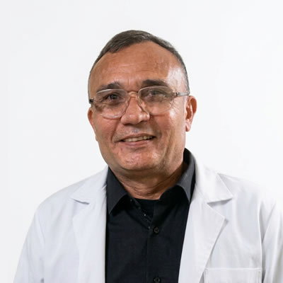 Dr. Gustavo Suárez